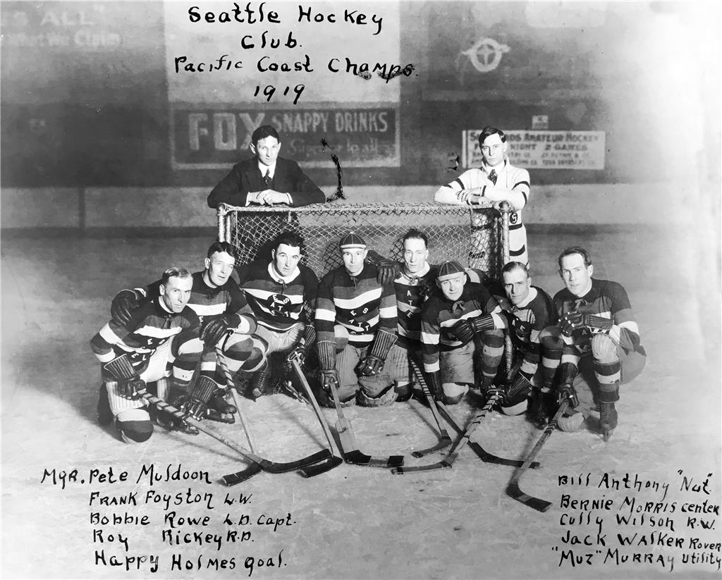 Highschool Ice Hockey Team - Champions - 1940s