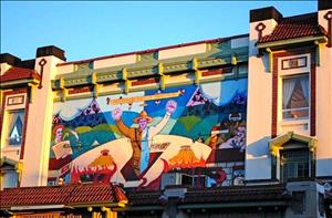 Mural (Mike Alewitz, 1997) memorializing Wesley Everest and IWW side, 1919 Centralia Massacre