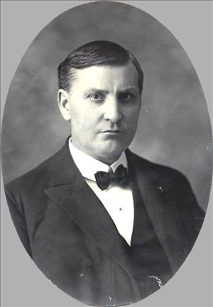 Governor Albert Mead (1861-1913), 1905