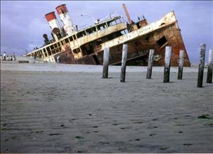 Wreck of the steamship Catala at Ocean Shores in 1968